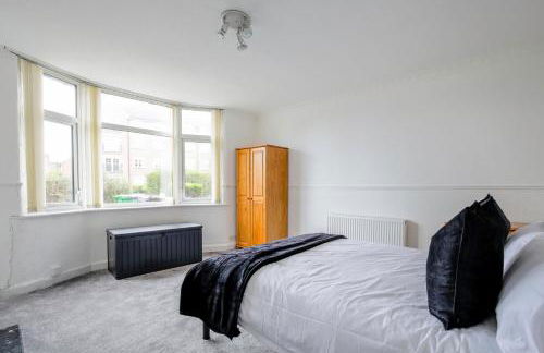 5-bedroom home in trendy Dibsbury area Manchester with parking - Foto 13