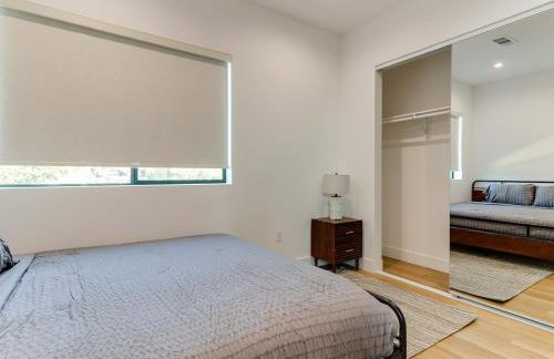 Modern Luxe Retreat 3-Bedroom #3 - Photo 11