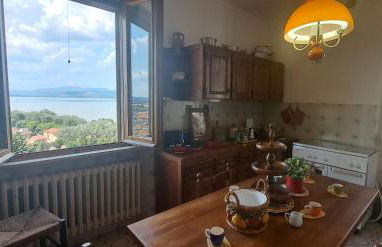 L'incanto del Trasimeno con giardino vista lago nel cuore di Castiglione - Foto 30