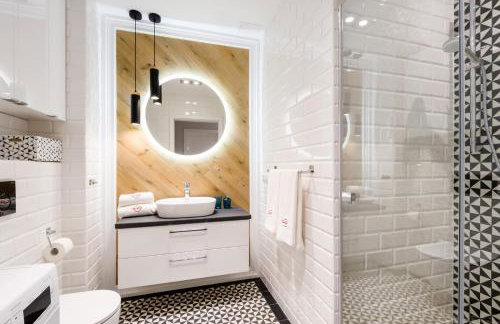 West Side Apartment - Photo 4