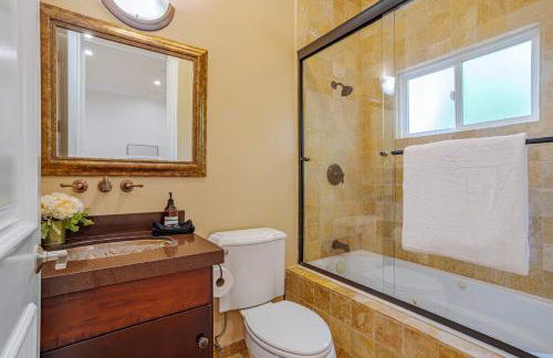 Regal 4 bed with hot tub close to Universal sleeps 15 - Foto 36