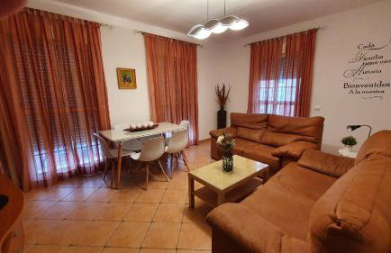 Casa céntrica, 3 dormitorios, gran terraza, cerca de la playa - Foto 1