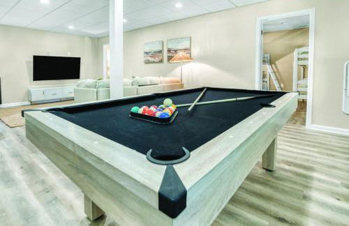 7 Bdrm, Pickleball, Bball, HotTub, FirePit, Golf! - Foto 22