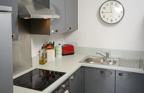 Apartment with Cityscape Views & Private Parking - Foto 14