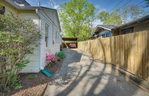 The Pink Azalea - Tyler Home with Yard and Patio! - Foto 35