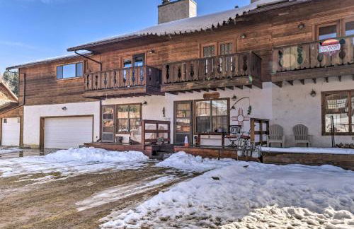 Downtown Red River Retreat with Mtn Views and Yard - Foto 23