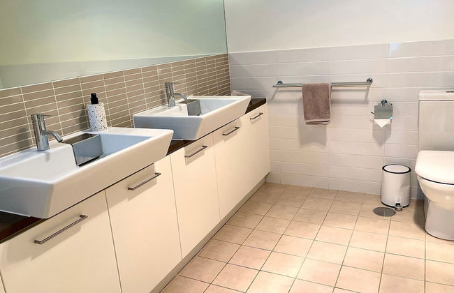 Breeze Beachfront Apartment no 9 - Photo 16