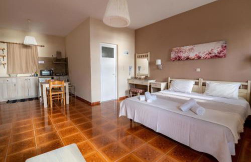 Lorraine's Cottage Style Studios, shared swimming pool and bbq only for guests at Simotata village - Photo 28