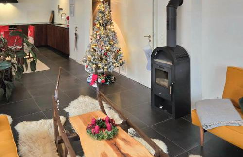 Alpen Ferienhaus mit Garten, Kamin, Spielzimmer und Bergblick - Photo 11