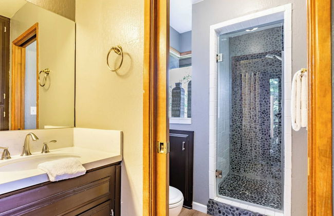 Mins to the Lake, Arcade/playroom, Panoramic Deck Views Nadelhorn by Avantstay - Foto 16