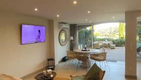 Refait à neuf Standing bord de plage et piscine Proche de St Trop - Foto 2