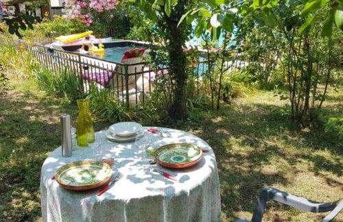 Appart indépendant, 1 lit deux personnes et 1 appoint Piscine Jardin Direct Gare Aéroport et jardin - Foto 11