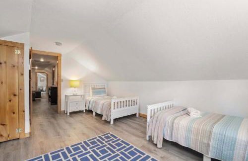 Sleeps 14 Home w Pool Great for Families - Photo 31