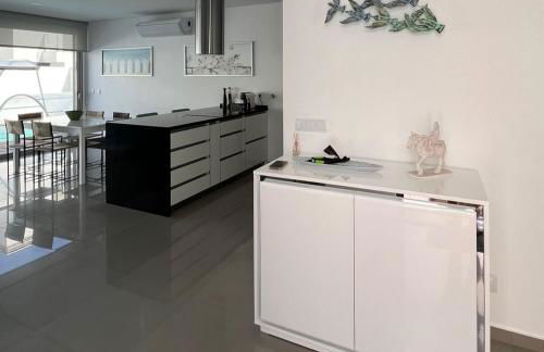 Silvercoast Villa Concha Baia with private heated pool and seaview rooftop lounge - Foto 10