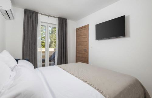 Romantic villa with pool, surrounded by nature - ID 2507 - by TRAVELER tourist agency Krk - Foto 41