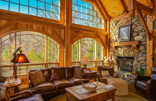 Luxury Riverfront Lodge - Sleeps 12, VIEWS, Fireplaces, Dogs OK - Photo 3