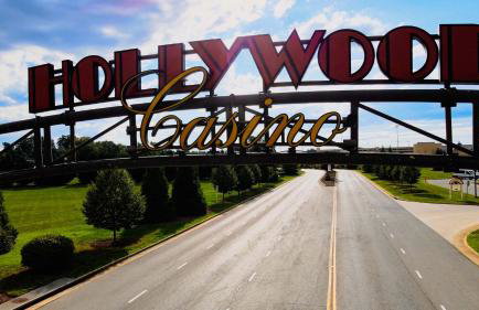 Cozy Pool & Hot Tub Retreat by Casino - Foto 18