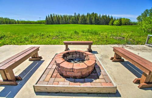 Rural Harrys House with Fire Pit on 20 Acres - Foto 2