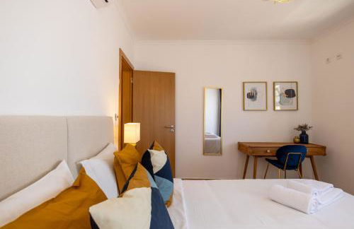 Luxuosa Villa com Piscina, Garagem e Vista Mar - Foto 11