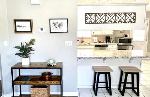 Peaceful Haven 2BR 1BA in Quiet Neighborhood - Foto 6