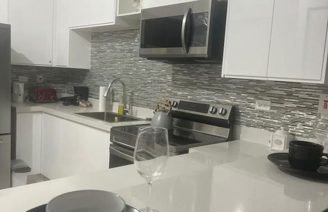 Kensington with pool - Photo 7