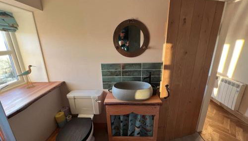 Osprey Hide - Photo 5