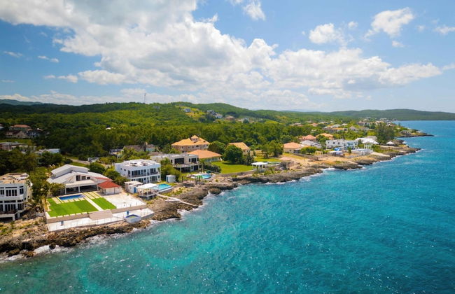 The W Villa 5 B R Oceanfront w Staff - Photo 73