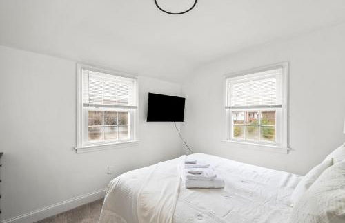 1 min to DC 8 beds sleeps 16 with yard and parking - Foto 14