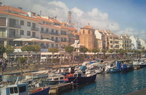 50 m de la plage! Proche du centre ville! Piscine! Vue sur mer et montagnes! Wifi! 2 vélos à disposition! - Photo 50