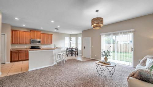 Beautiful home with a huge pool! - Foto 3