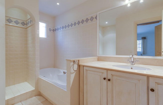 Terraced House in Domaine de Saint-endreol With Golf, SPA and Communal Pool - Photo 46