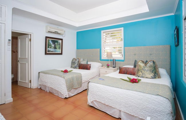 Dreamin Villa - 3 B R Beachfront w Staff - Photo 27