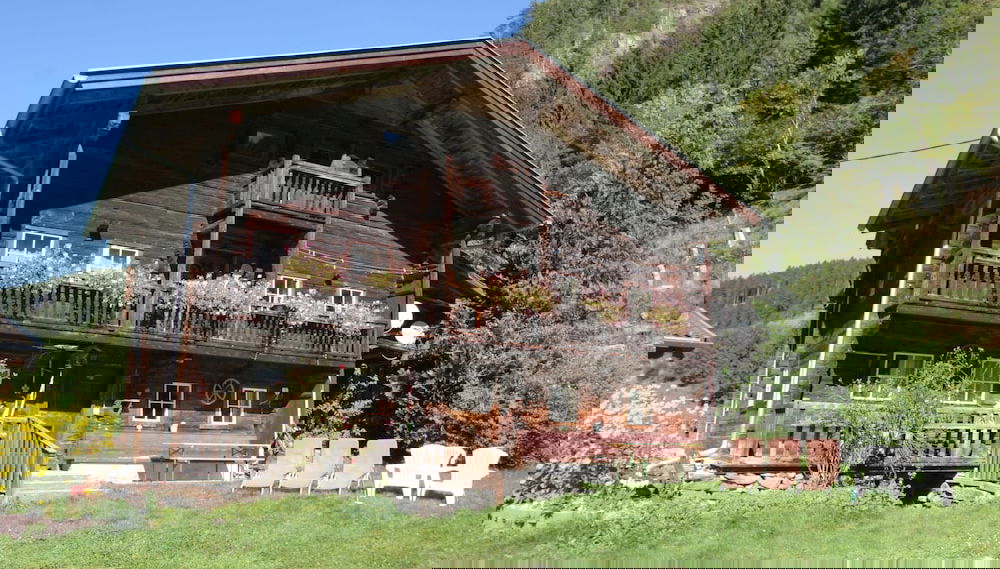 Chalet in Matrei Near Ski Lift & Bus - Foto 1