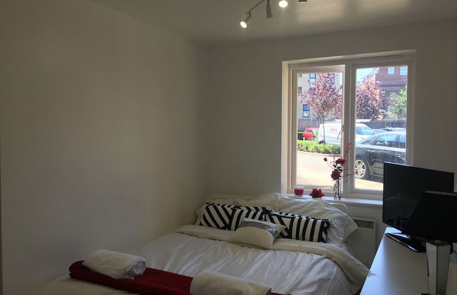 2 Bed Flat, Dedicated Workspace, Parking, 4KTV - Photo 16