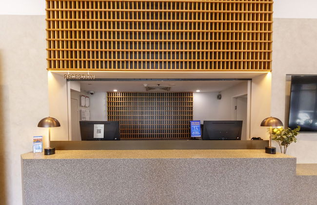 Evolution Apartments - Photo 2