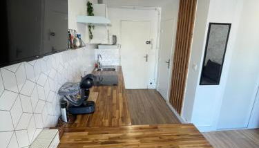 Joli studio une pièce entièrement rénové et équipé classé 2 étoiles - Foto 3