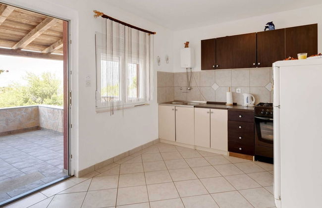 Simplistic Holiday Home in Jasenice Rovanjska near Sea - Foto 9