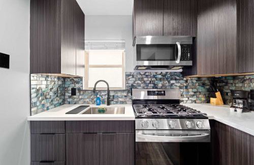 The Neon Elm Hotel - Foto 22