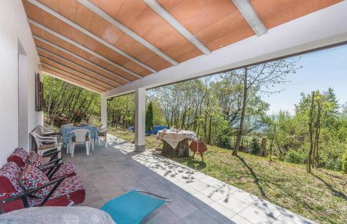 Two-Bedroom Holiday Home In Dolenja Vas - Foto 2