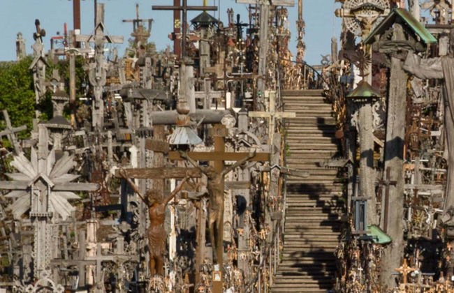 Hill of Crosses, Rundāle Palace & Bauska Castle Day Trip - Foto 1