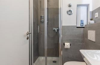 Super zentral I Frisch renoviert - Foto 7