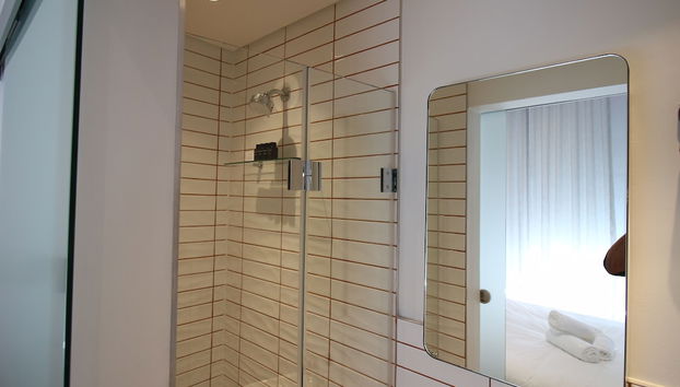 Ducha del cuarto de baño