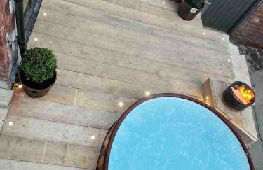 The Connaught Suite - Inc Private Hot Tub - Photo 4