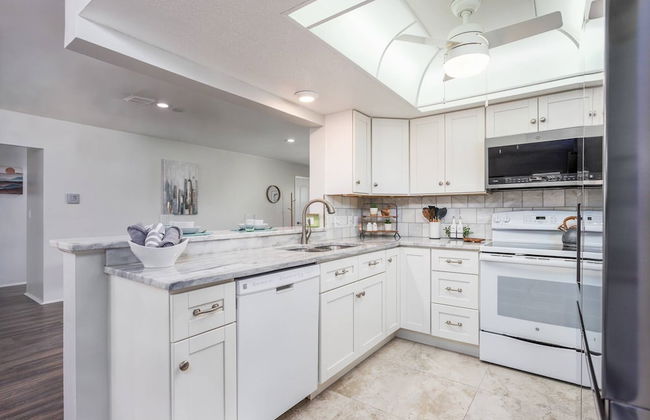 Playful Dolphins Pool Home - Foto 12