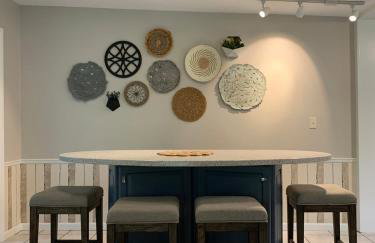 Walk to K-State, Sleeps 12, Pool Table, Hot Tub - Foto 4