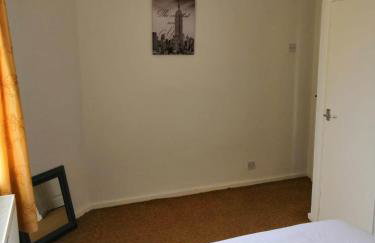 Spacious semi detached house - Photo 6