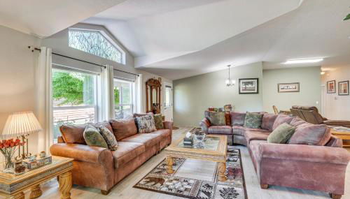 Waterfront Shady Cove Home with Fishing Deck! - Foto 2