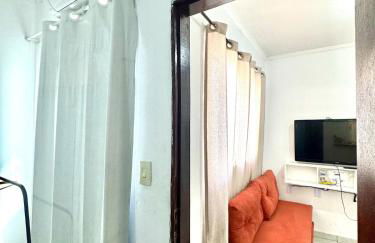 APT-10 Completo Com Ar-Condicionado Garagem Predio Central Perto de tudo - Foto 32