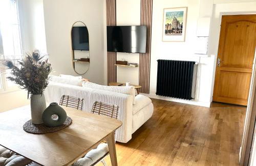 Appartement calme et cosy proche centre vue château - Foto 3