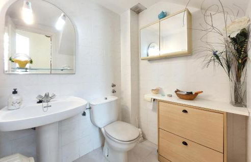 3 Bedroom Cozy Home In Peñíscola - Photo 15